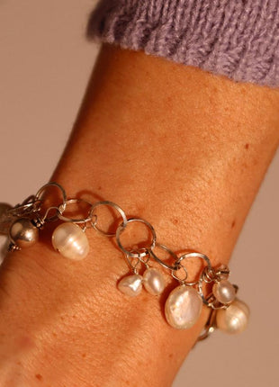 Poppy Pearl Bracelet